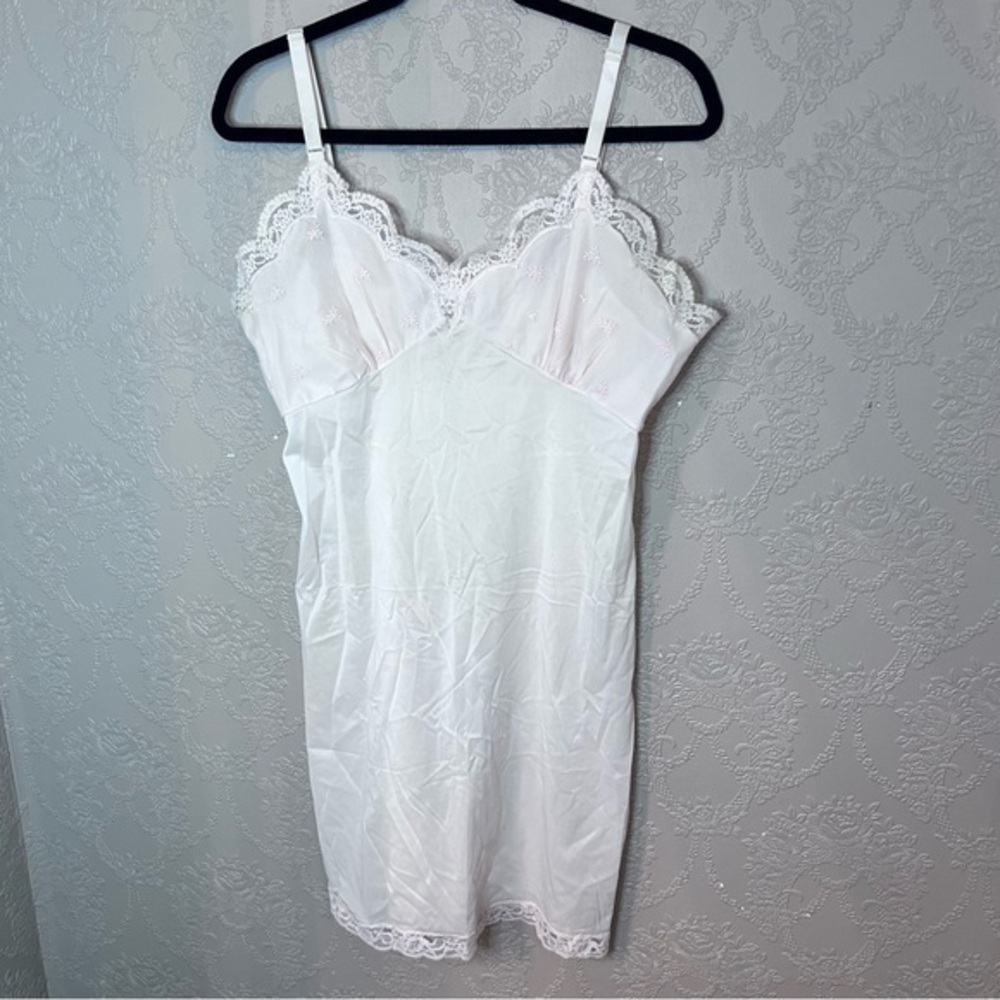Elegant White Lace Trim Chemise Vintage 34 Med Medium great condition